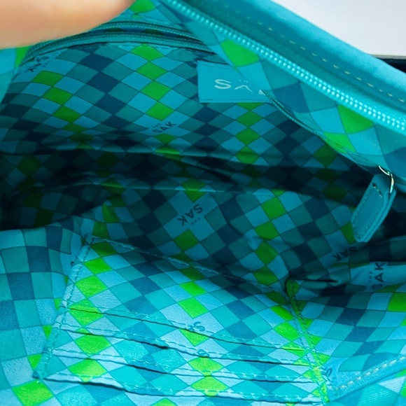 Saks Fifth Ave Teal Knit Hobo Bag Chic and Stylish - Picture 9 of 9